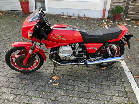 Moto Guzzi Le Mans 3