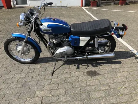 Triumph T120V Bonneville