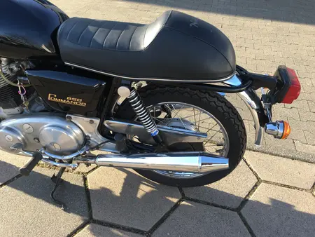 Norton Commando 850
