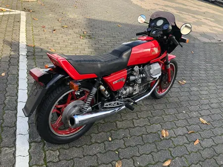 Moto Guzzi Le Mans 3