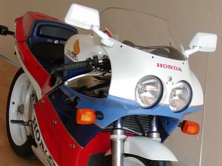Honda VFR 750R RC30