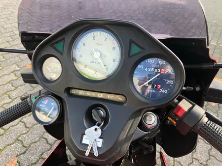 Moto Guzzi Le Mans 3