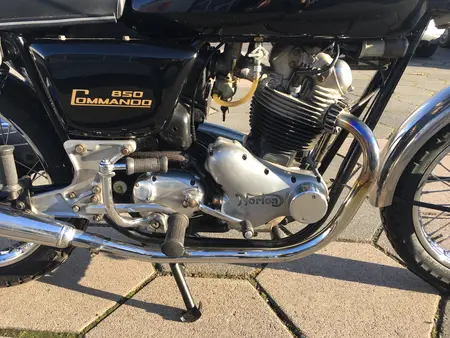 Norton Commando 850