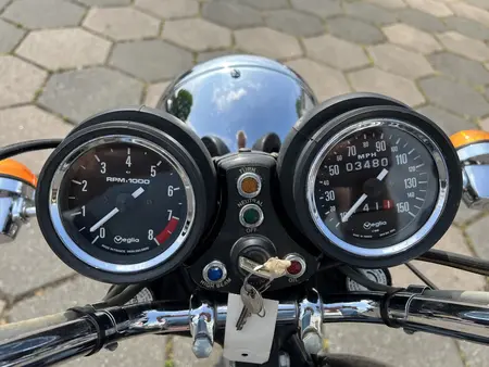 Triumph T 140V Bonneville Special